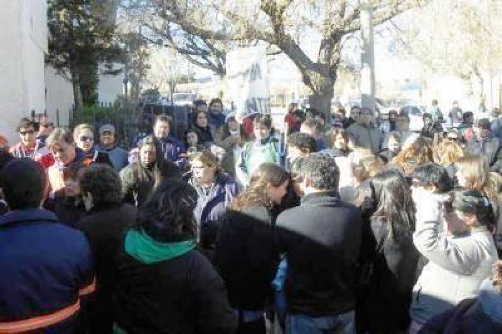 Municipales de Deseado levantaron la huelga