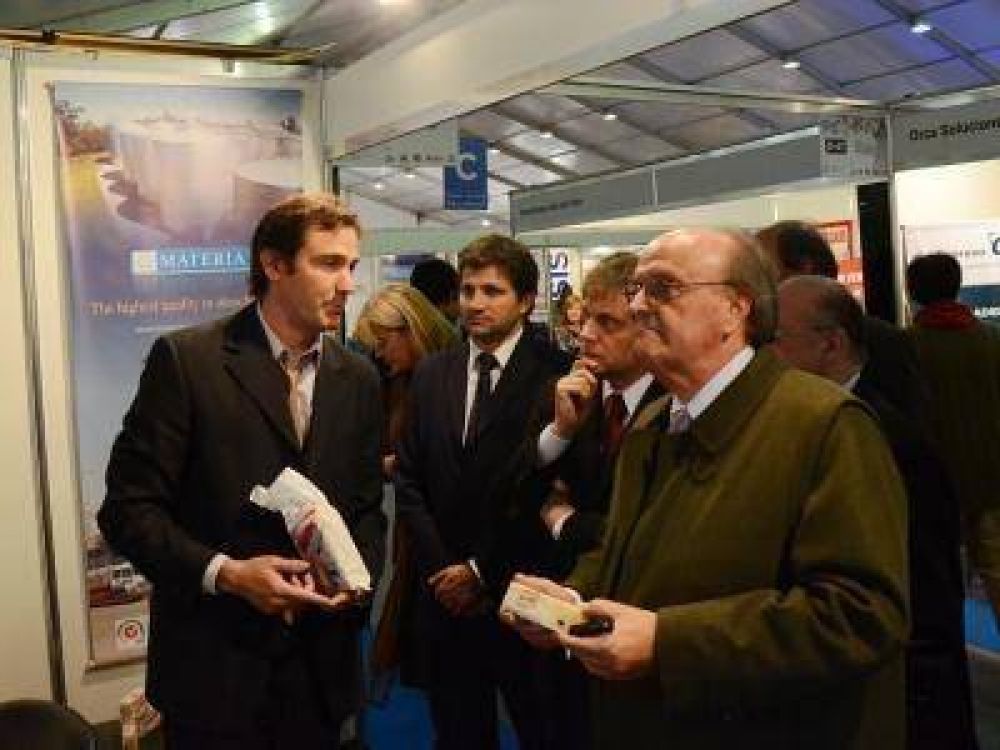 DE MENDIGUREN RECORRI� LA PRIMERA EXPO INDUSTRIA DE MAR DEL PLATA