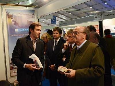 DE MENDIGUREN RECORRI� LA PRIMERA EXPO INDUSTRIA DE MAR DEL PLATA