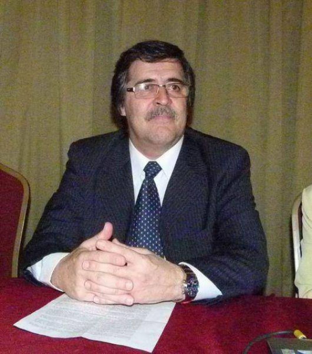 Vaz Torres quiere debatir con Camau