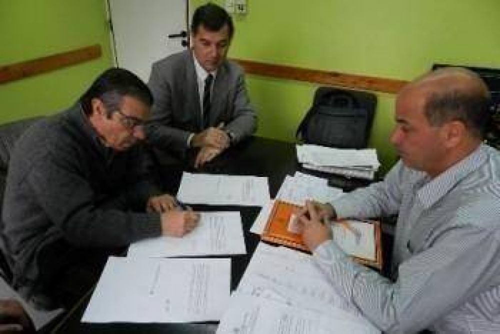 El EMDeR firm� un convenio de cesi�n de espacio f�sico con la Uni�n de Rugby
