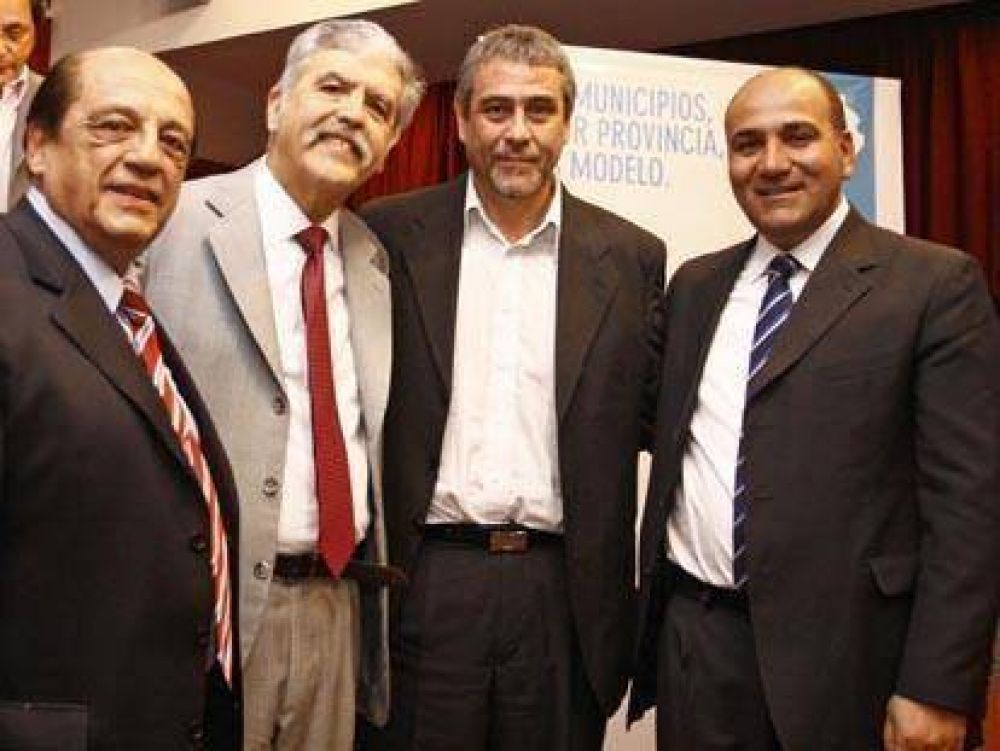 El Ministro Julio De Vido confirm� la financiaci�n de obras para Avellaneda