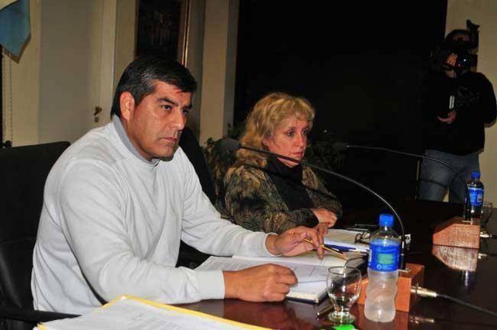 Sesi�n en el Concejo Deliberante: Fernando S�nchez tom� su lugar como secretario del Concejo