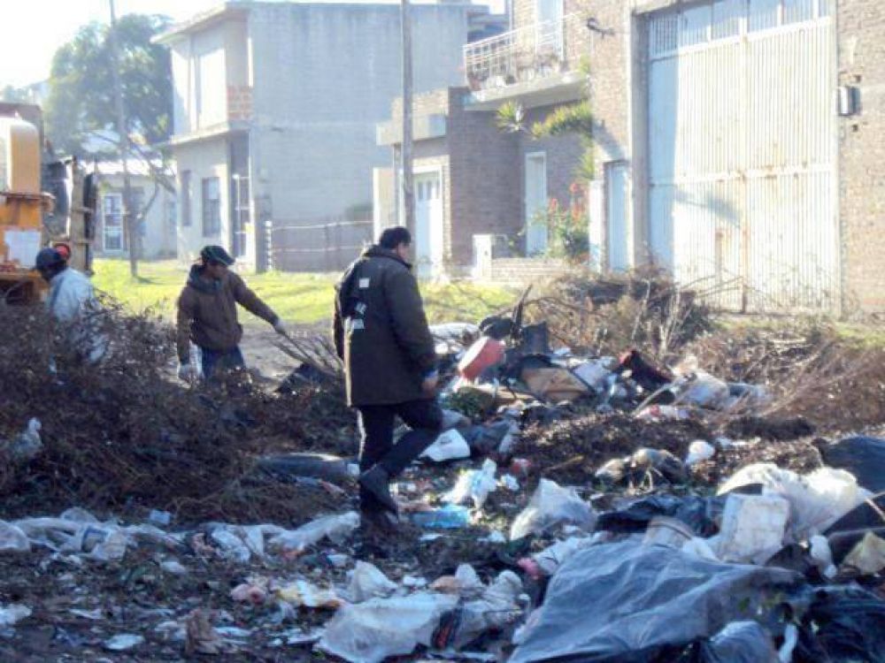Tapados de basura por el paro de recolectores
