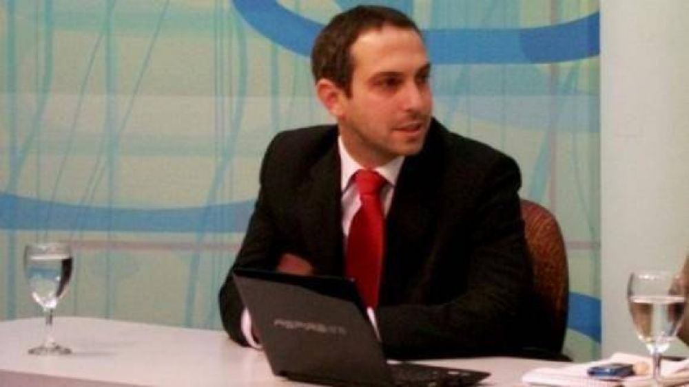 Ditinis deja su banca para asumir como Secretario de Prensa
