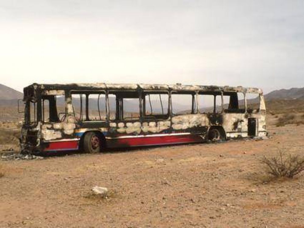 Un muerto, varios heridos  Y veh�culos incendiados 