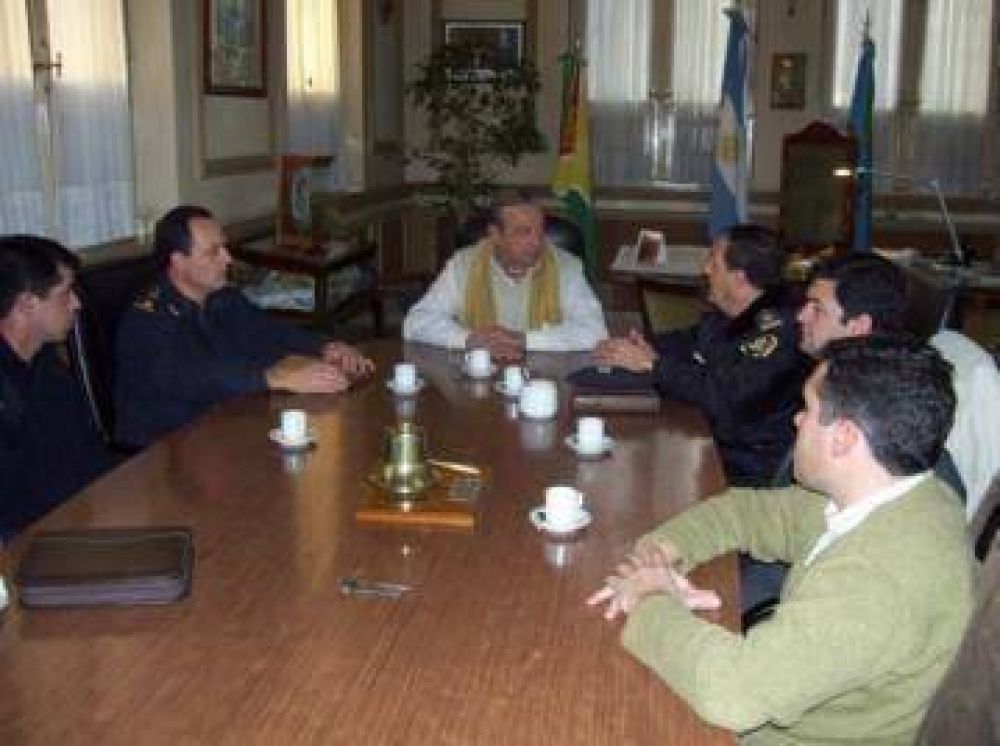 Seguridad: Reuni�n entre jefes policiales y el Intendente