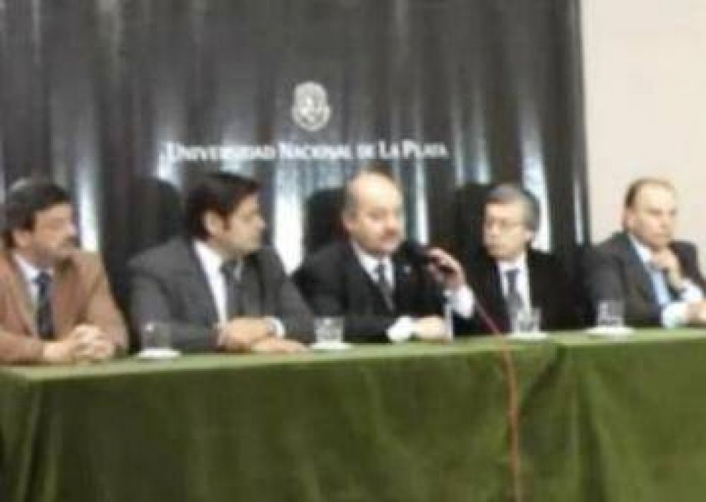 Presencia local en el debate sobre la Ley Org�nica de las Municipalidades