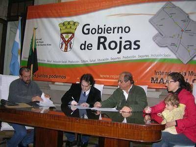 Vag�n: Firmaron  ayer el convenio de  comodato con la  cooperativa CBA