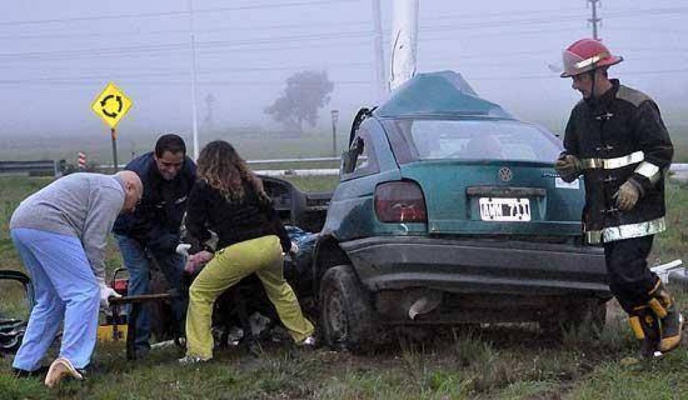 Tragedia en la rotonda de 226 y 51: un muerto y una mujer con heridas trasladada al hospital