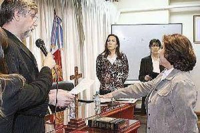En el Superior Tribunal de Justicia juraron funcionaria judicial y dos procuradores