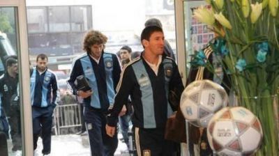 Fr�o y lluvia recibieron en C�rdoba a la Selecci�n