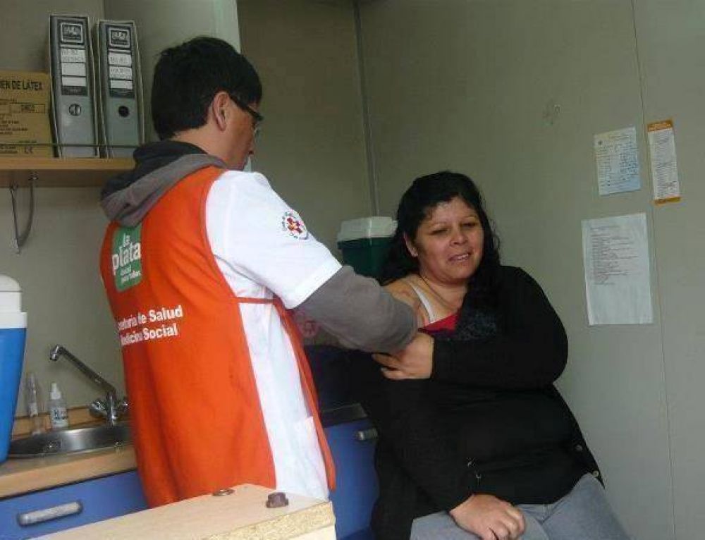 La Plata: Amplio operativo de vacunaci�n en los barrios 