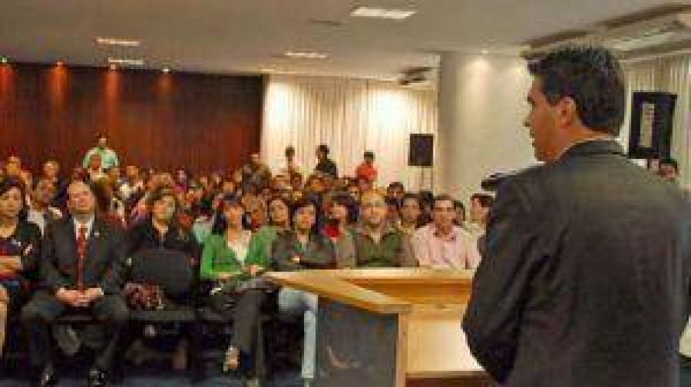 Son 28.000 los analfabetos en el Chaco y 31.000 los alfabetizados, dice el gobierno