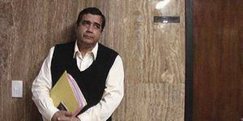 T�tulos truchos en UNaF: La pr�xima semana elevar�n a juicio oral