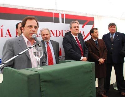 Festejos y homenajes para la industria local