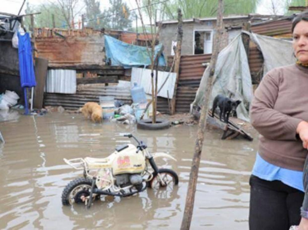 El temporal de lluvia caus� graves anegamientos en distintos barrios