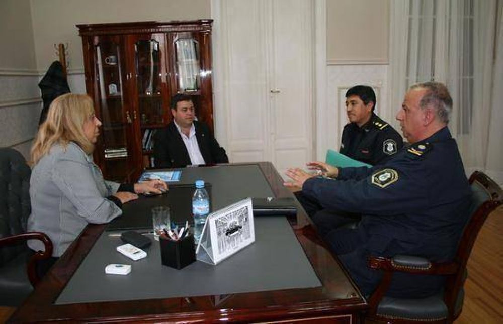 La Intendente reuni� a autoridades policiales para articular acciones en materia de seguridad