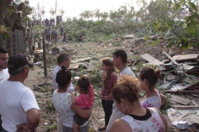 Reubicados: una familia a�n permanece en costanera Sur