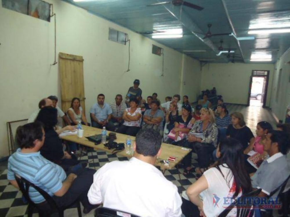La propuesta de la Comisi�n de Tierra y H�bitat no logra convencer a los okupas
