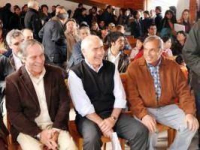 Sapag: �no es viable� el aumento salarial