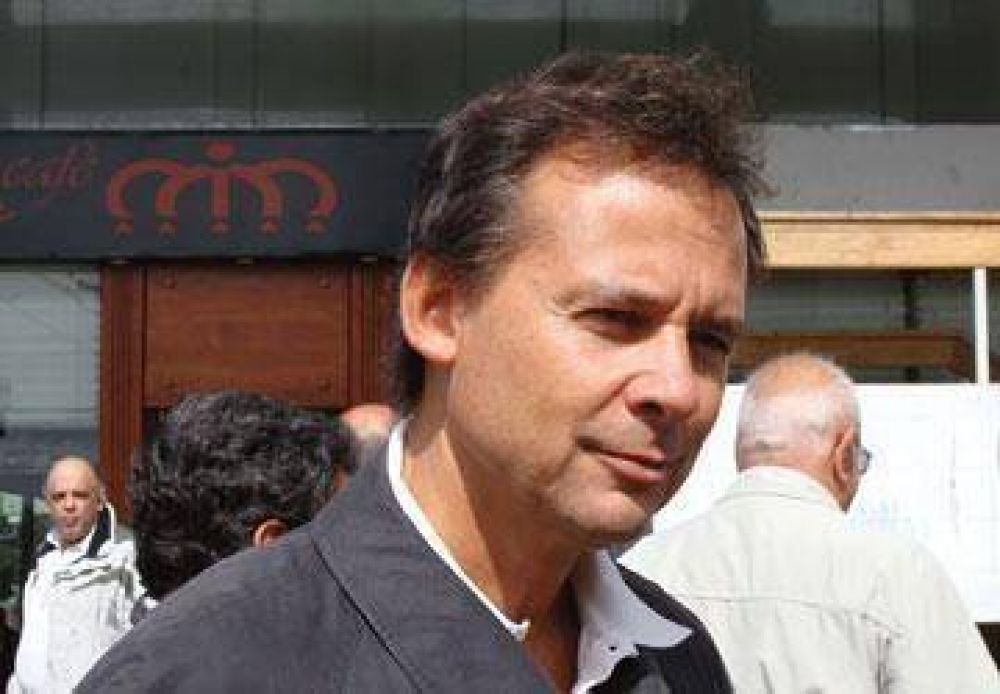Costa expres� �preocupaci�n� por la situaci�n de la provincia