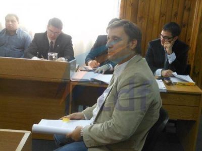 Declar� el juez y el defensor oficial que asistieron a Castro Molla tras los vej�menes