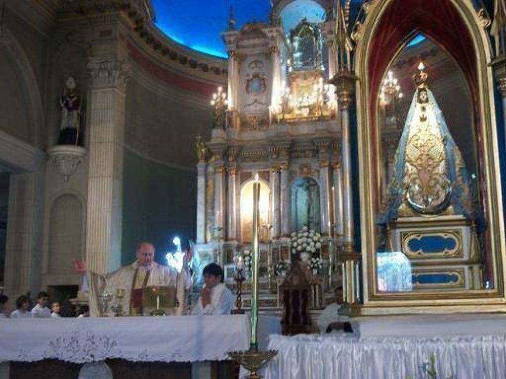 Emotiva accin de gracias de Catamarca a la Virgen del Valle a 8 aos del terremoto
