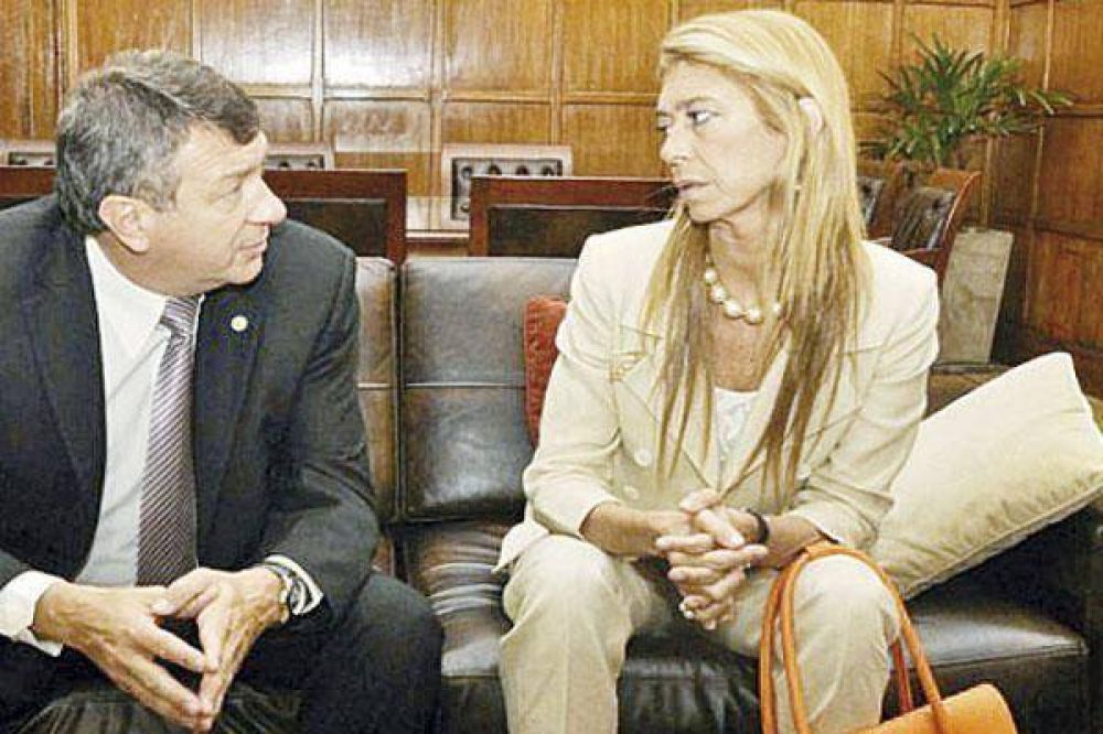 El ministro Yauhar lanzar junto al gobernador Gerardo Zamora la campaa algodonera 2012
