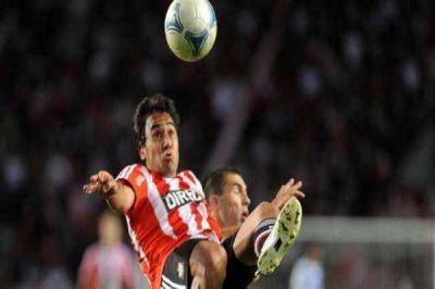 Sin sus seleccionados, El Pincha sac� un puntito ante V�lez