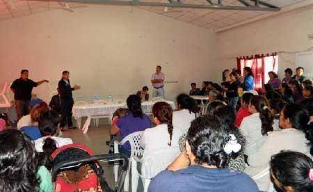 Vecinos piden que se contin�en las obras de mejoramiento