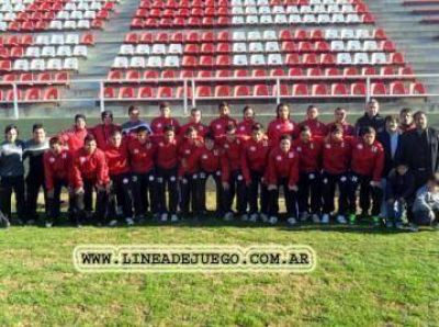 El Globo present� su plantel y homenaje� a sus glorias