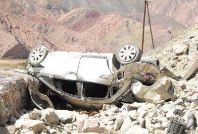 Dos muertos y cinco heridos  Al volcar un auto en ruta 9 