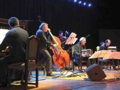 El tango de Lomas marc� el ritmo en el Teatro Municipal