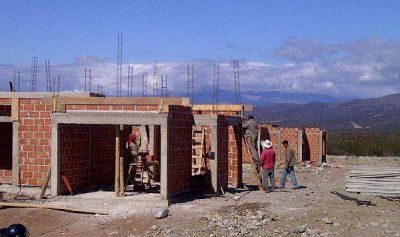 Avanza la construcci�n de Viviendas de Clase Media en Chilecito
