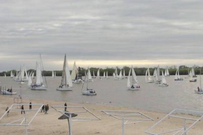 Se larga un cl�sico regional, la regata �Z�rate-San Isidro�