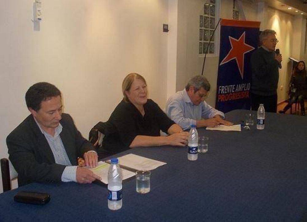 Stolbizer, De Gennaro y Ceballos disertaron en Vicente L�pez