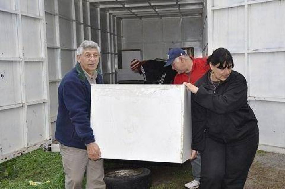 Luj�n 2020 entreg� materiales en distintas Sociedades de Fomento