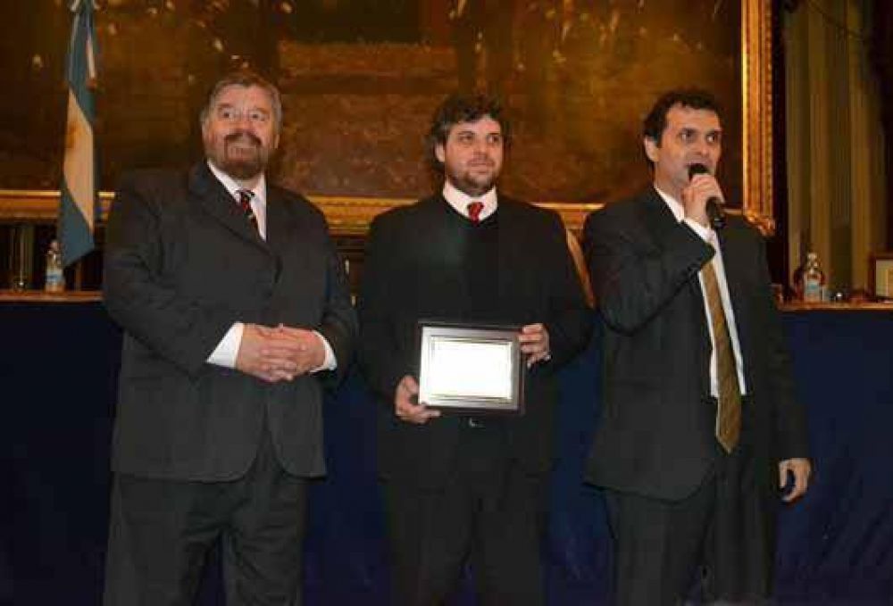 UNPAZ recibio el premio"Educacion inclusiva"