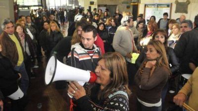 Mestre pag� $ 107 millones de deuda salarial y a�n restan 8.576 expedientes