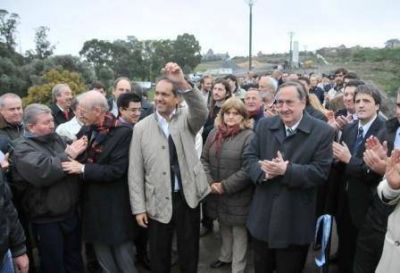 Scioli y Lunghi presentaron el Ramal H acompa�ados por todo el arco pol�tico