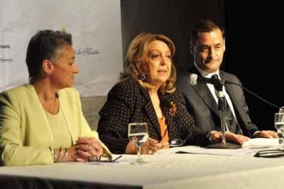 �Lo que le pasa a una, nos pasa a todas�