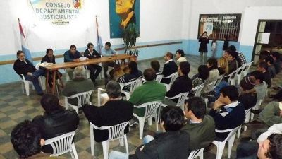 Cresto celebr� el lanzamiento de la Escuela de Formaci�n Pol�tica del PJ
