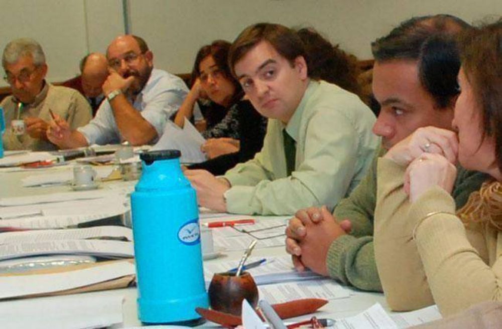 "Baudino desconoce los elementos de la causa que resolvi�", dice Div�n