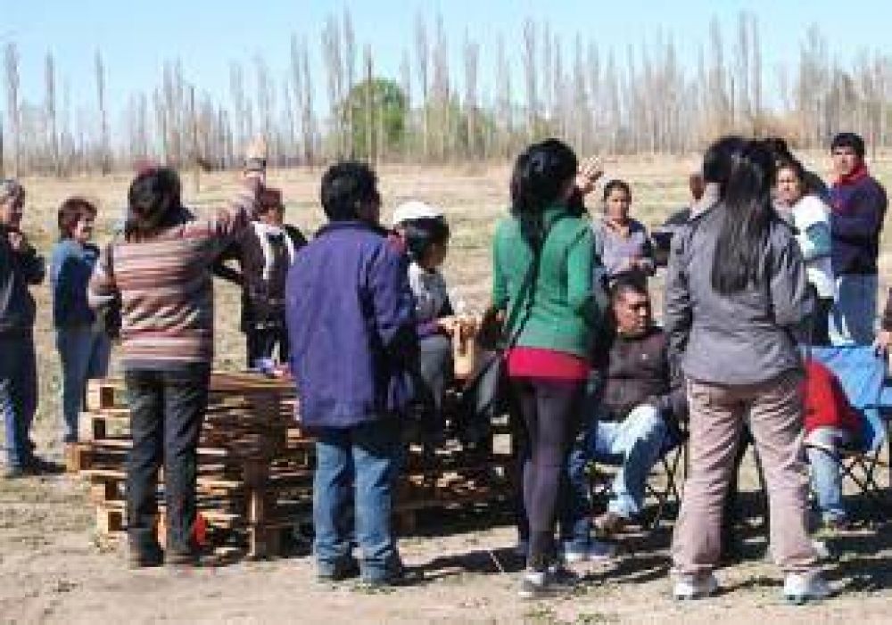 Familias cipole�as tomaron terrenos en el DVN 