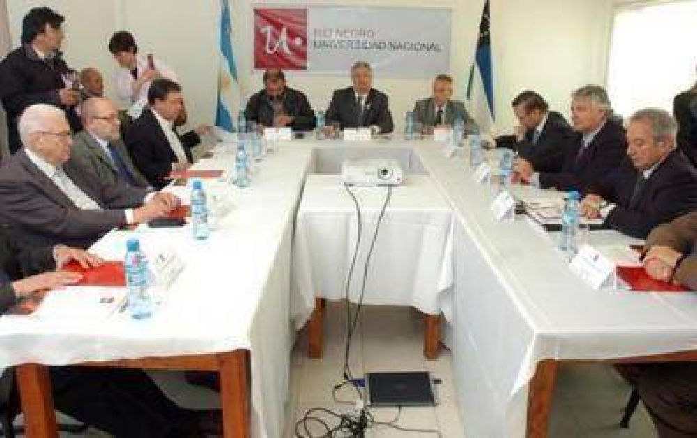 Weretilneck y Pichetto en la puesta en marcha de la Fundaci�n de la UNRN