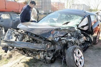 Joven en grave estado tras choque casi frontal contra un cami�n recolector