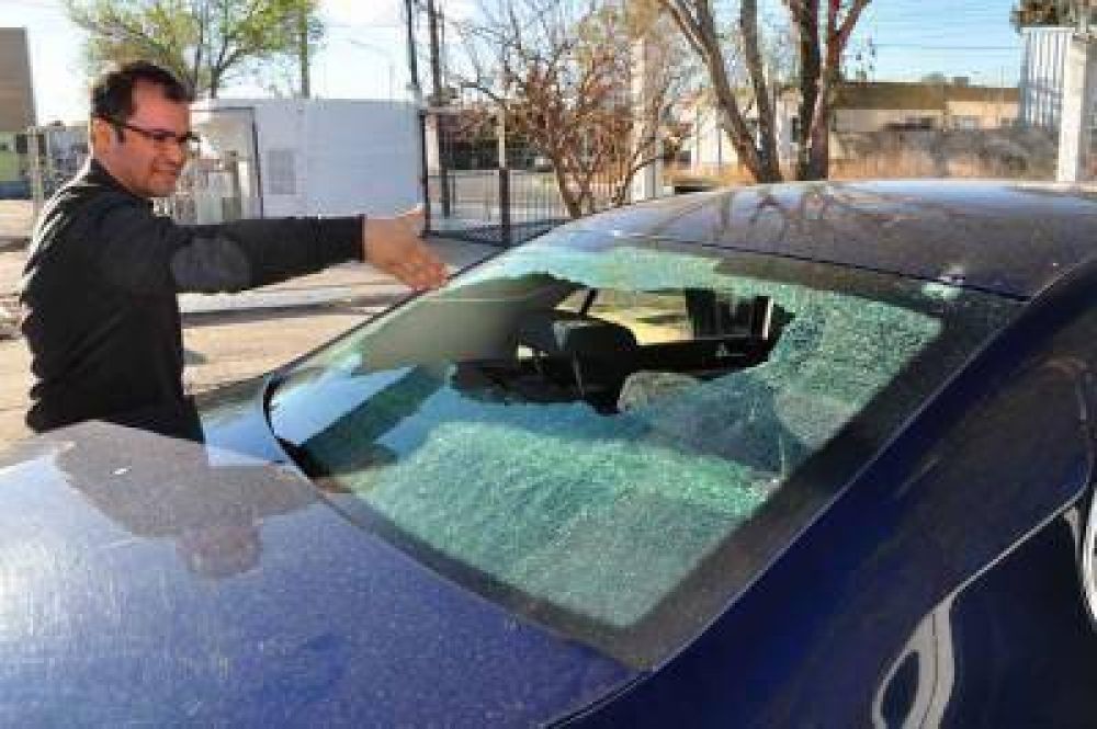 Atacaron el auto del Subsecretario de Medios