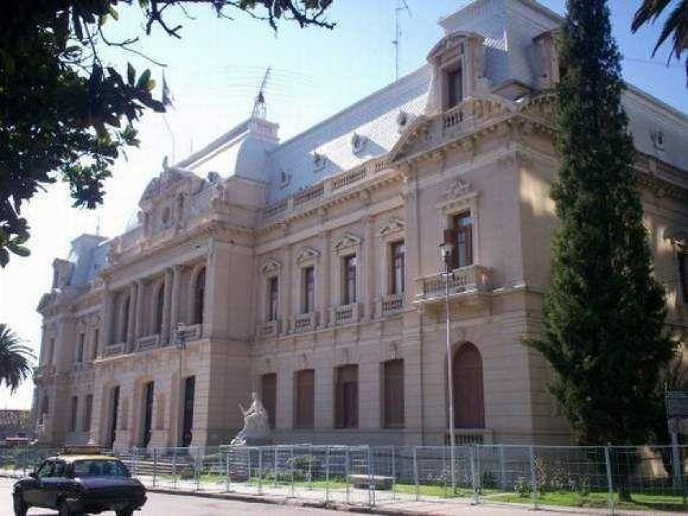 El Gobierno y la actividad privada buscar�n medidas alternativas ante la crisis.