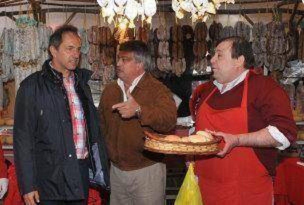 Scioli:"Esta normaliz�ndose la situaci�n en las zonas urbanas inundadas"